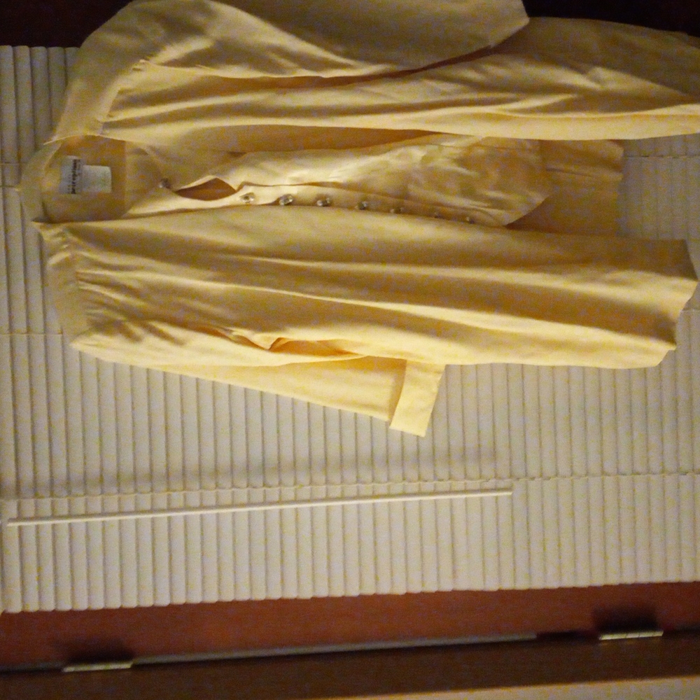 Perceptions lady's dress suit in yellow size 16